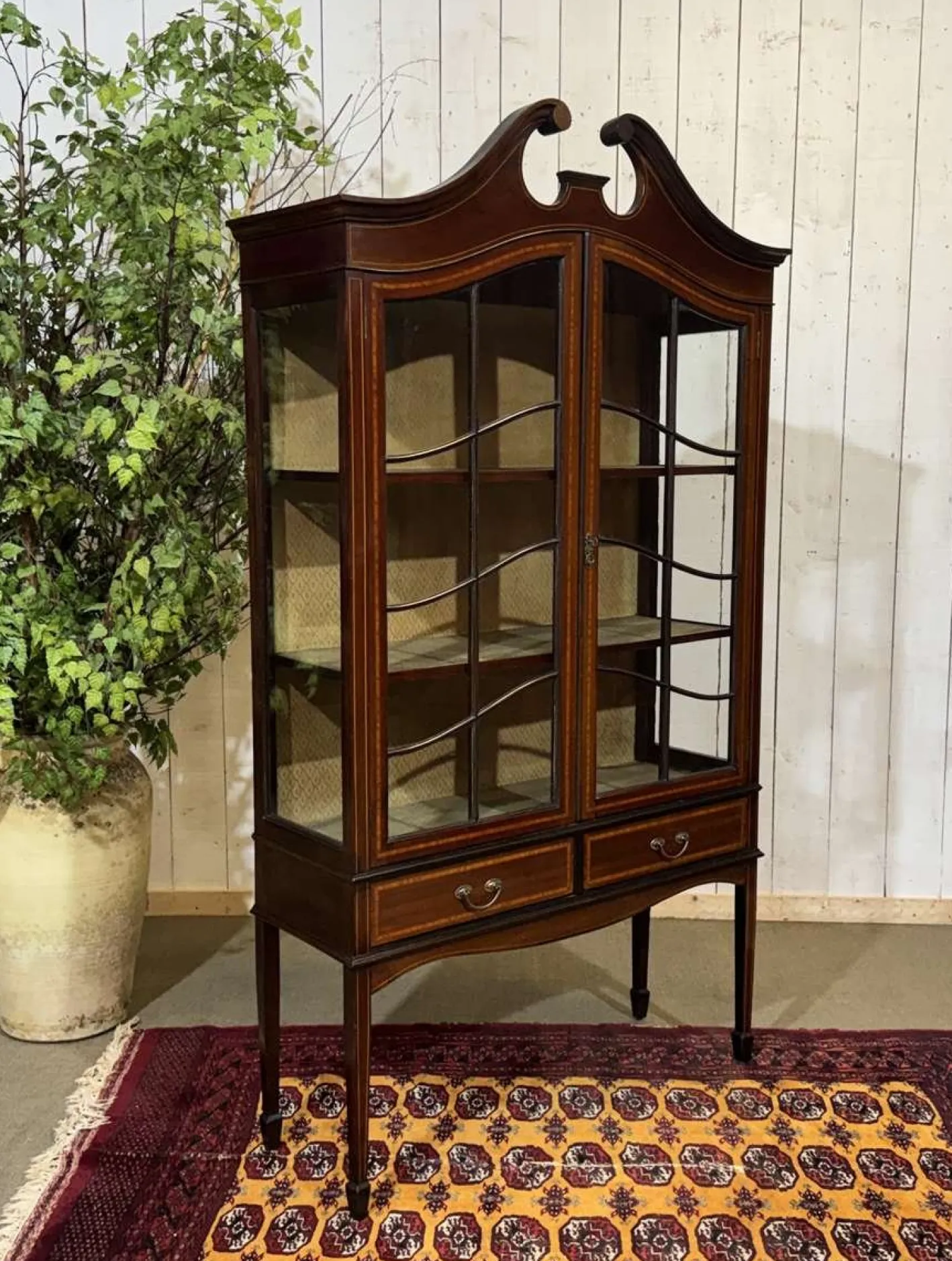 Englischer Vitrinenschrank aus Mahagoni, spätes 19. Jh