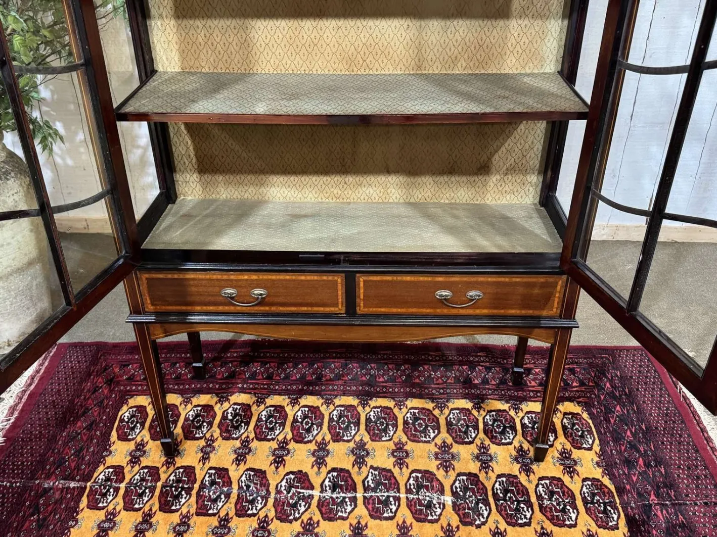 Englischer Vitrinenschrank aus Mahagoni, spätes 19. Jh