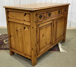 Englisches Sideboard aus Tannenholz, 1950er