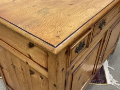 Englisches Sideboard aus Tannenholz, 1950er