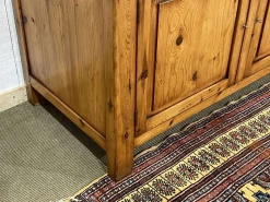 Englisches Sideboard aus Tannenholz, 1950er