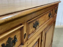 Englisches Sideboard aus Tannenholz, 1950er