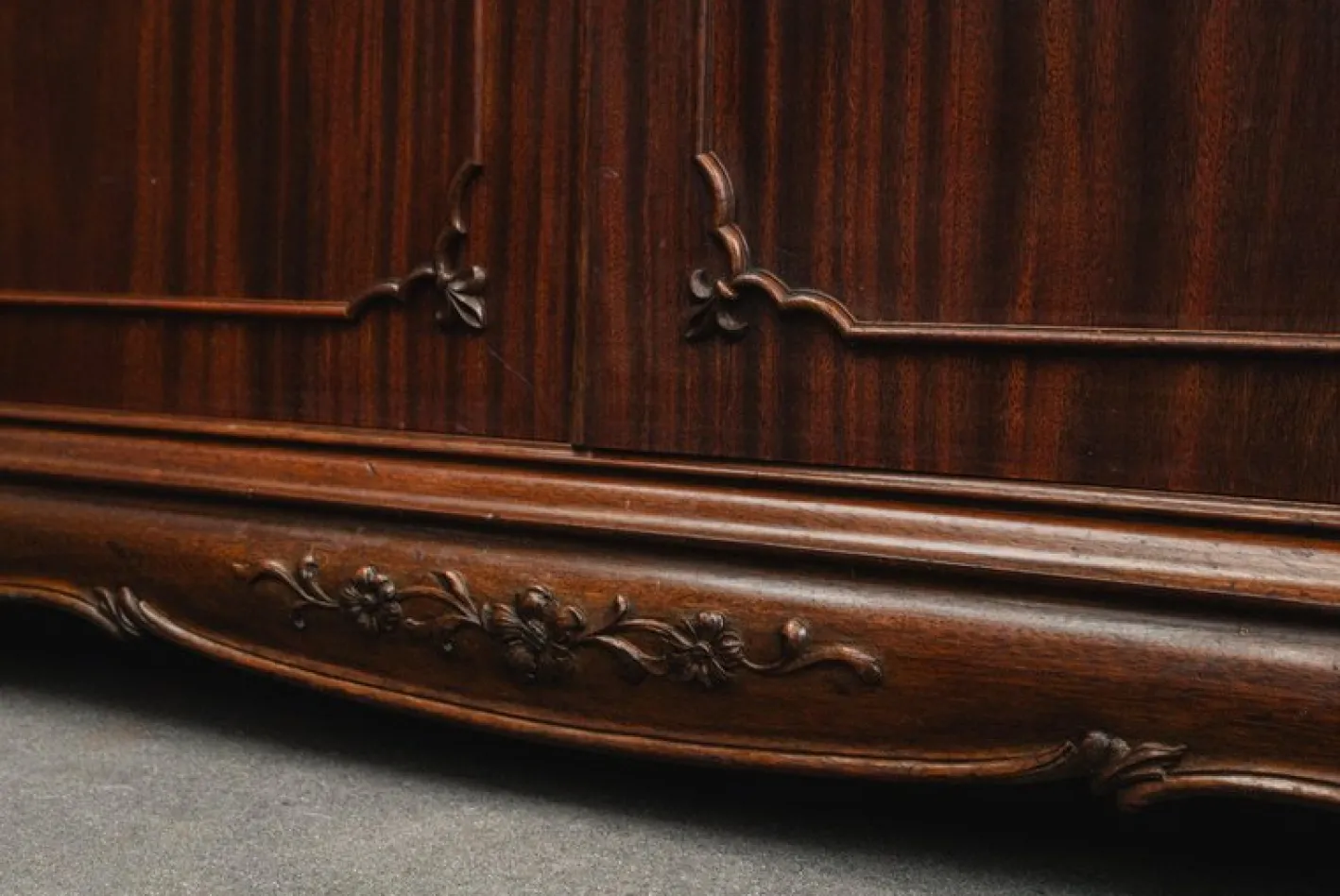 English Style Bookcase in Mahogany, Early 20th Century