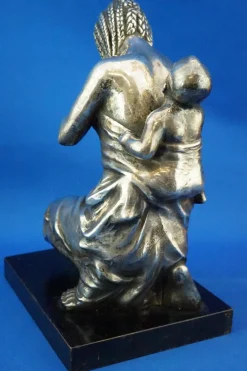 Enrico Bartoli, Skulptur der Mutterschaft, 1800er, Keramik in Silber