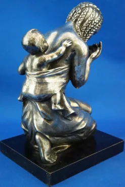 Enrico Bartoli, Skulptur der Mutterschaft, 1800er, Keramik in Silber