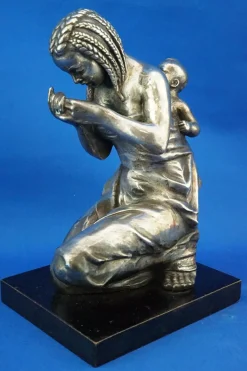 Enrico Bartoli, Skulptur der Mutterschaft, 1800er, Keramik in Silber