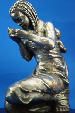 Enrico Bartoli, Skulptur der Mutterschaft, 1800er, Keramik in Silber