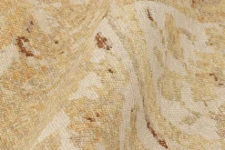Europäischer Teppich in Beige-Braun und Goldfarbenem Blumenmuster von Rug&Kilim