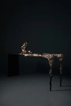 Every Breaking Wave Konsolentisch aus Gussbronze von William Guillon