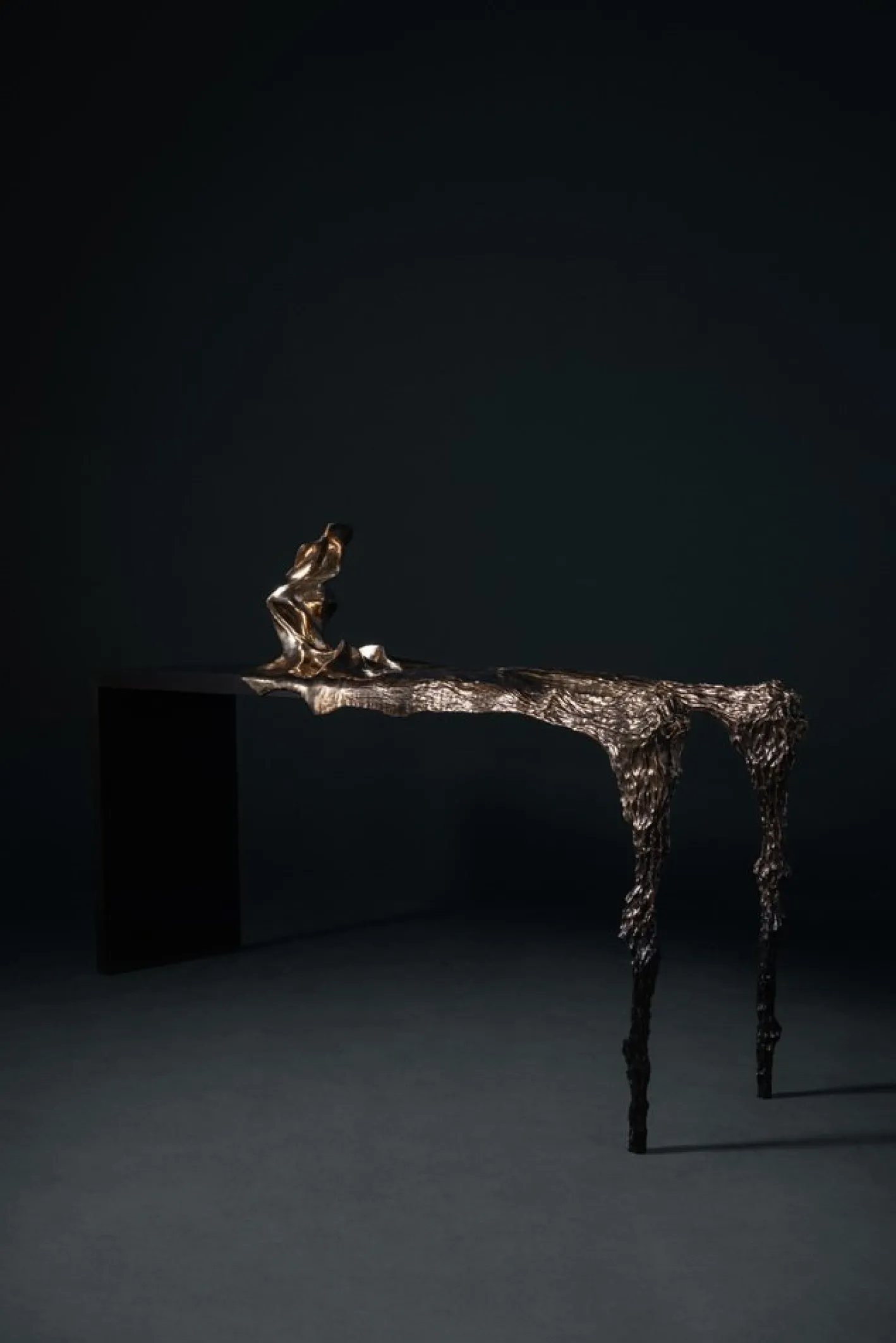 Every Breaking Wave Konsolentisch aus Gussbronze von William Guillon