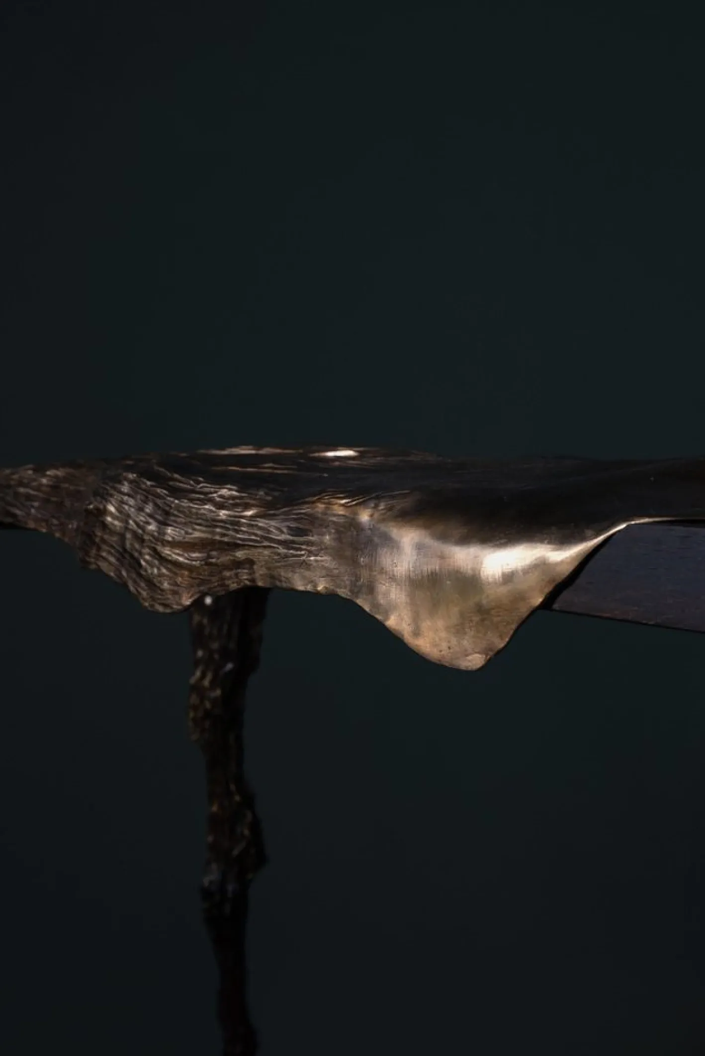 Every Breaking Wave Konsolentisch aus Gussbronze von William Guillon