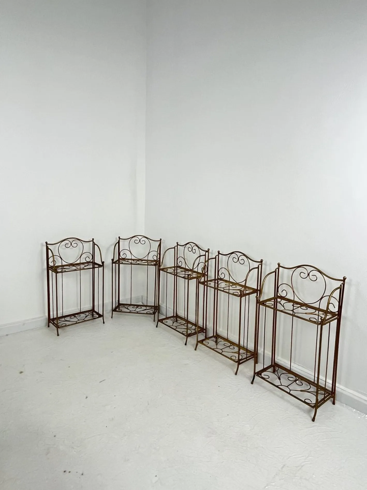 Faltbare Übertöpfe aus vergoldetem Eisen, 1960er, 5 . Set
