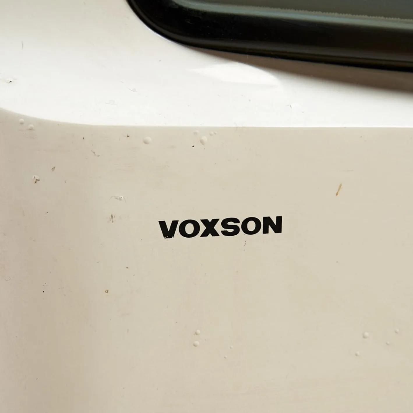 Farbfernseher aus Kunststoff von Voxon, 1970er