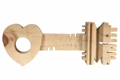 Ferdinando Codognotto, Der Schlüssel zum Herzen, 2023, Holzskulptur