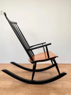 Finnischer Mid-Century Schaukelstuhl von Varjonen Puunjalostus für Uusikylä, 1960er