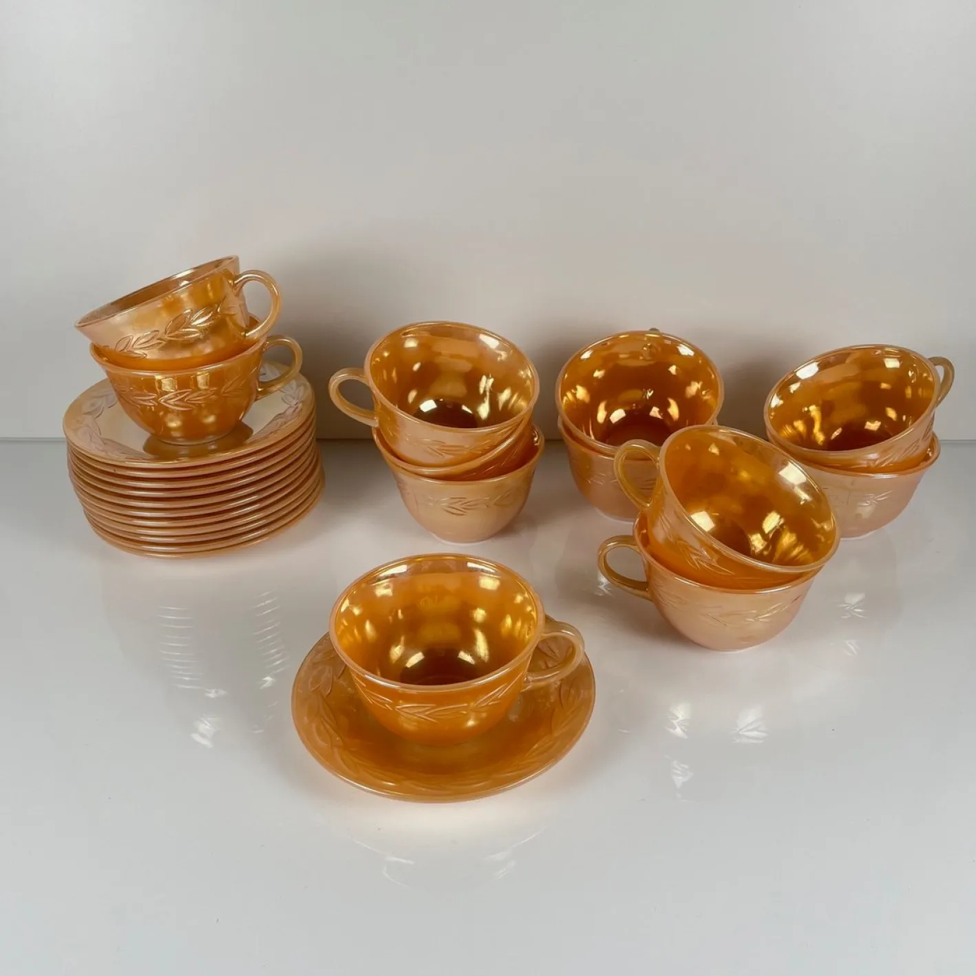 Fire-King Peach Lorbeerblatt Service für 12 Personen von Anchor Hocking, USA, 1950er, 67er Set