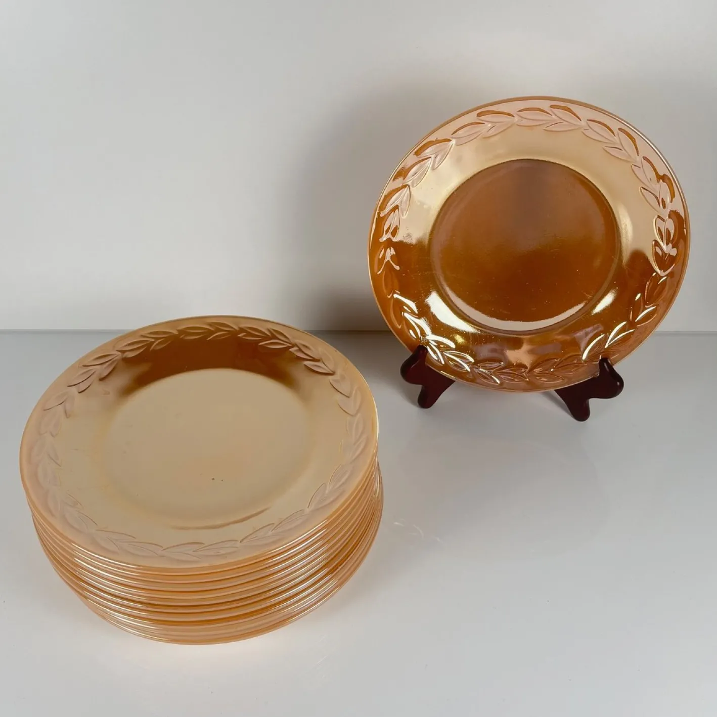 Fire-King Peach Lorbeerblatt Service für 12 Personen von Anchor Hocking, USA, 1950er, 67er Set