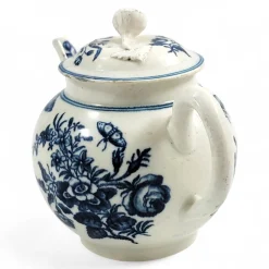 First Worcester Zaun Teekanne mit blauem Halbmond, 1760er