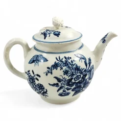 First Worcester Zaun Teekanne mit blauem Halbmond, 1760er