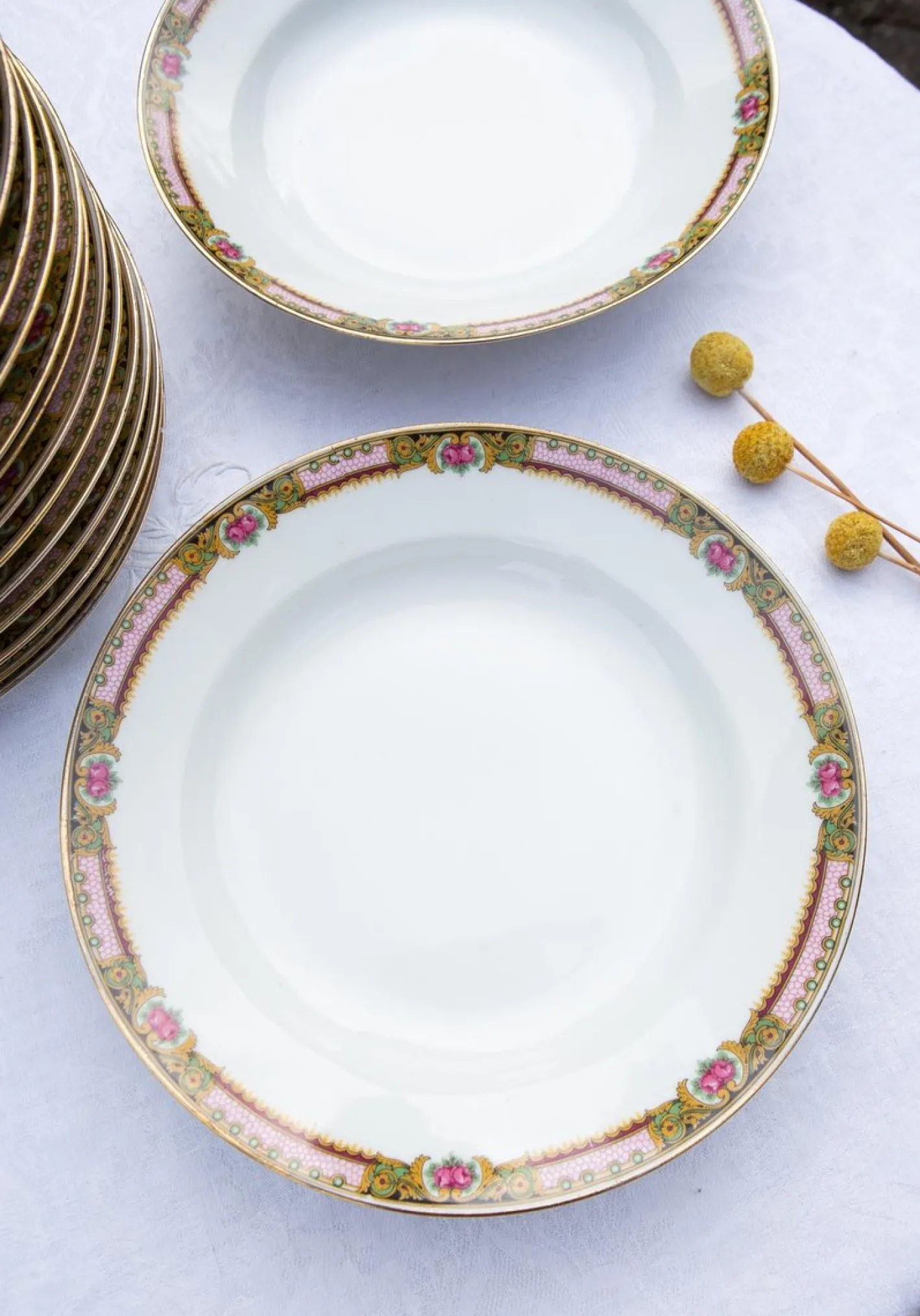 Flache Vintage Teller & Suppenteller von Limoges Porcelain, 1930er, 16 Set