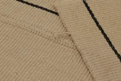 Flachgewebter Rez Kelim Teppich mit farblich passendem Streifenmuster von Rug&Kilim
