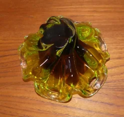 Flower Murano Glas Schale in Grün Gelb Braun, 1960er