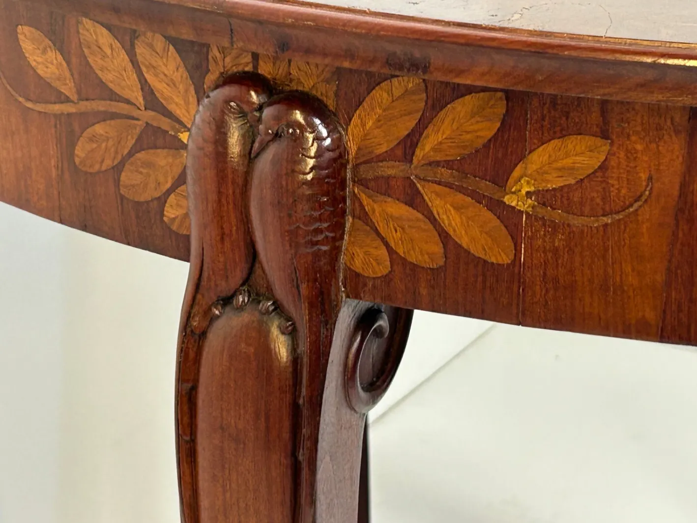Fünfbeiniger Jugendstil Tisch mit Papageien, 1890er