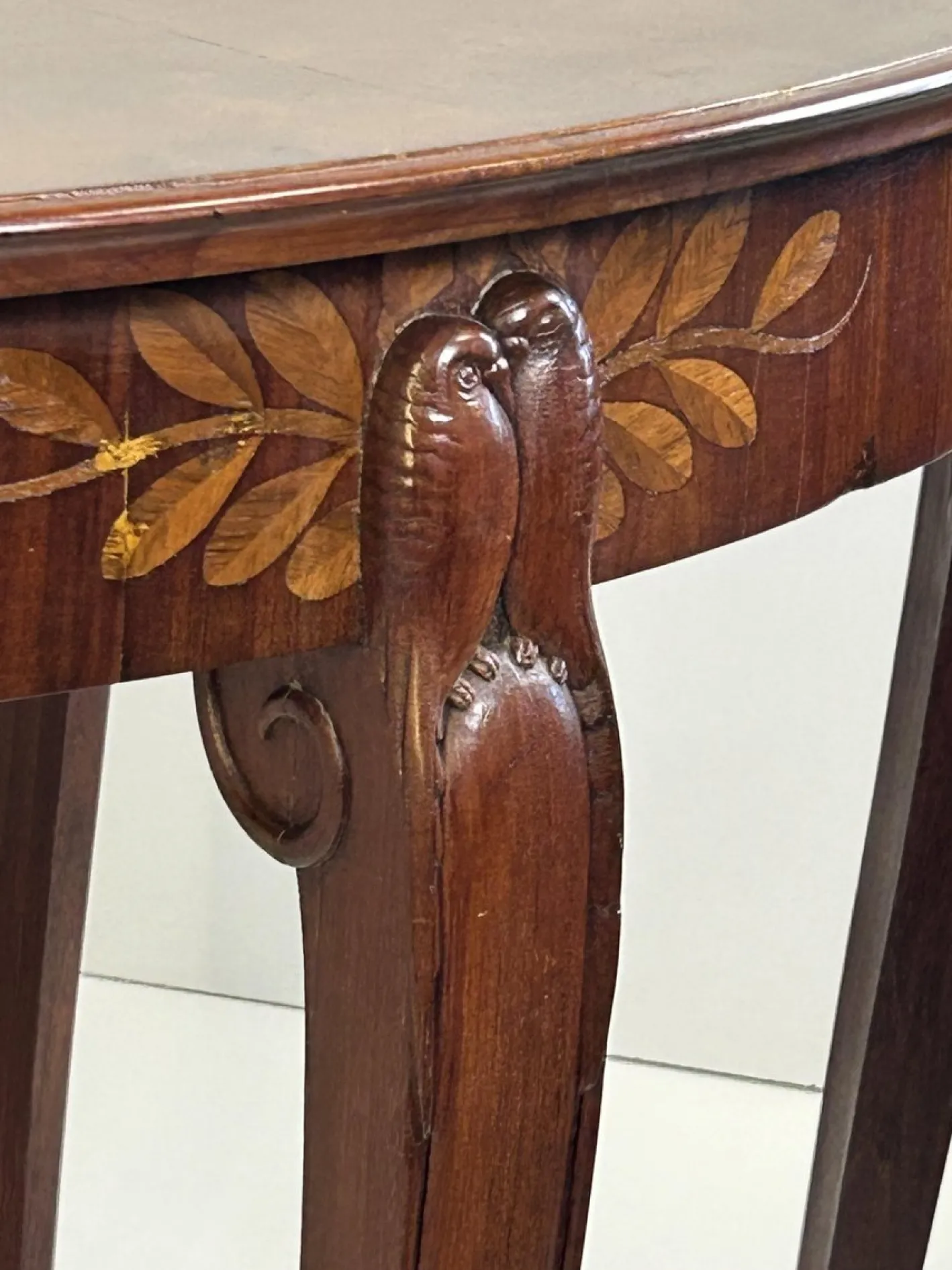 Fünfbeiniger Jugendstil Tisch mit Papageien, 1890er