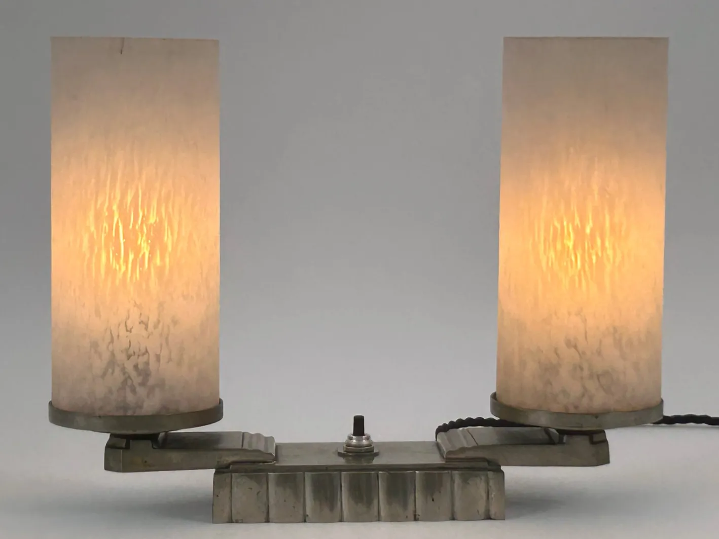 Französische Art Deco Tischlampe aus Messing & Glas, 1920er