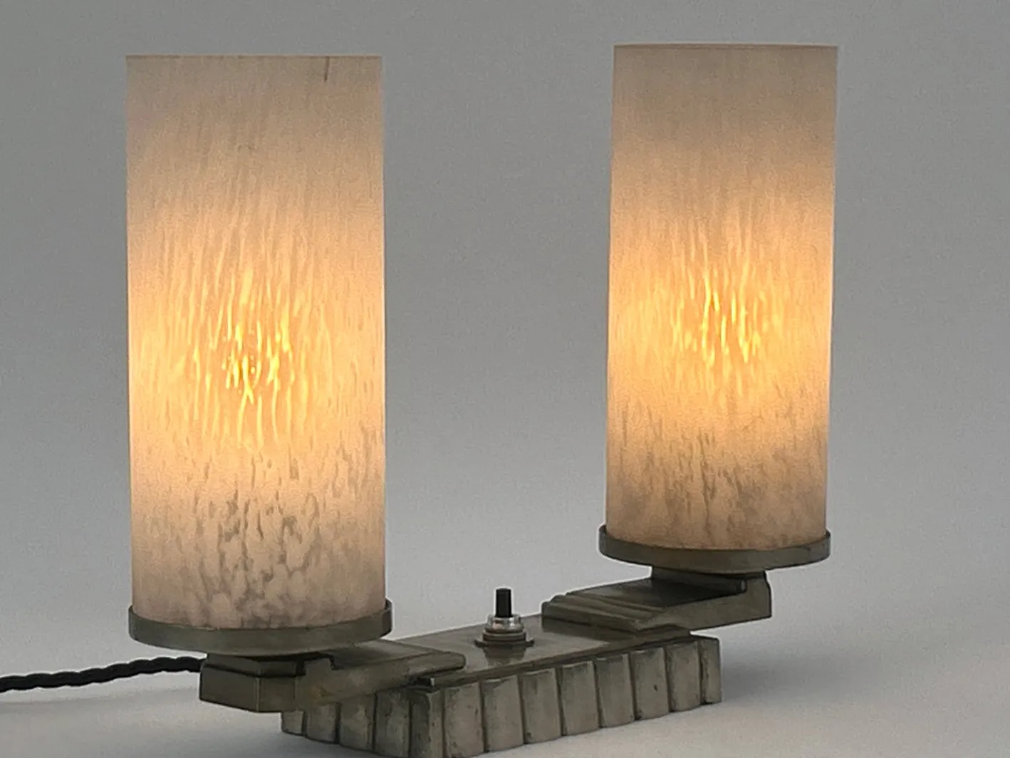 Französische Art Deco Tischlampe aus Messing & Glas, 1920er