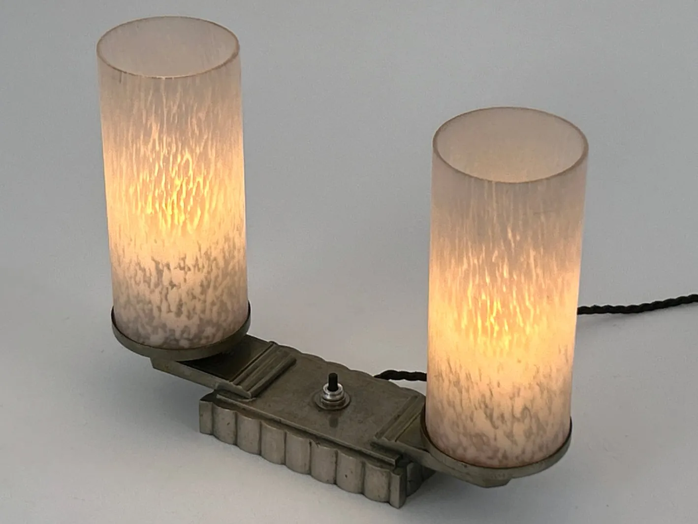 Französische Art Deco Tischlampe aus Messing & Glas, 1920er