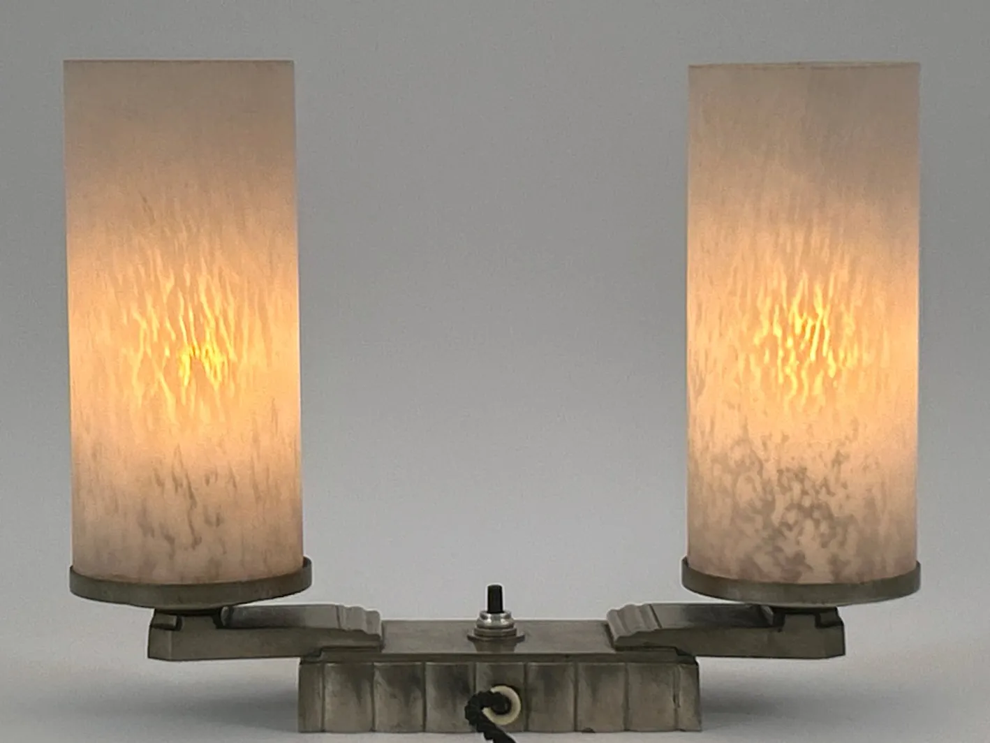 Französische Art Deco Tischlampe aus Messing & Glas, 1920er