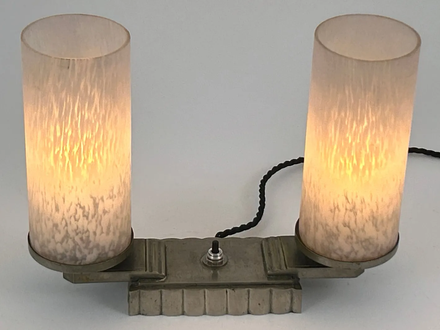 Französische Art Deco Tischlampe aus Messing & Glas, 1920er