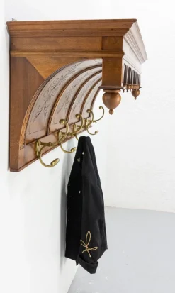 Französische Garderobe & Hutablage aus Nussholz & Bronze im Louis XIII Stil, 1900er