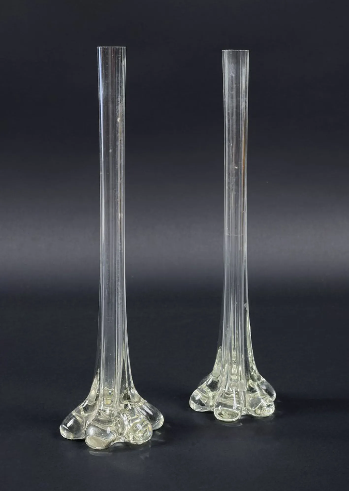 Französische Gladiolen Geriffelte Jugendstil Glasvasen, 1890er, 2er Set