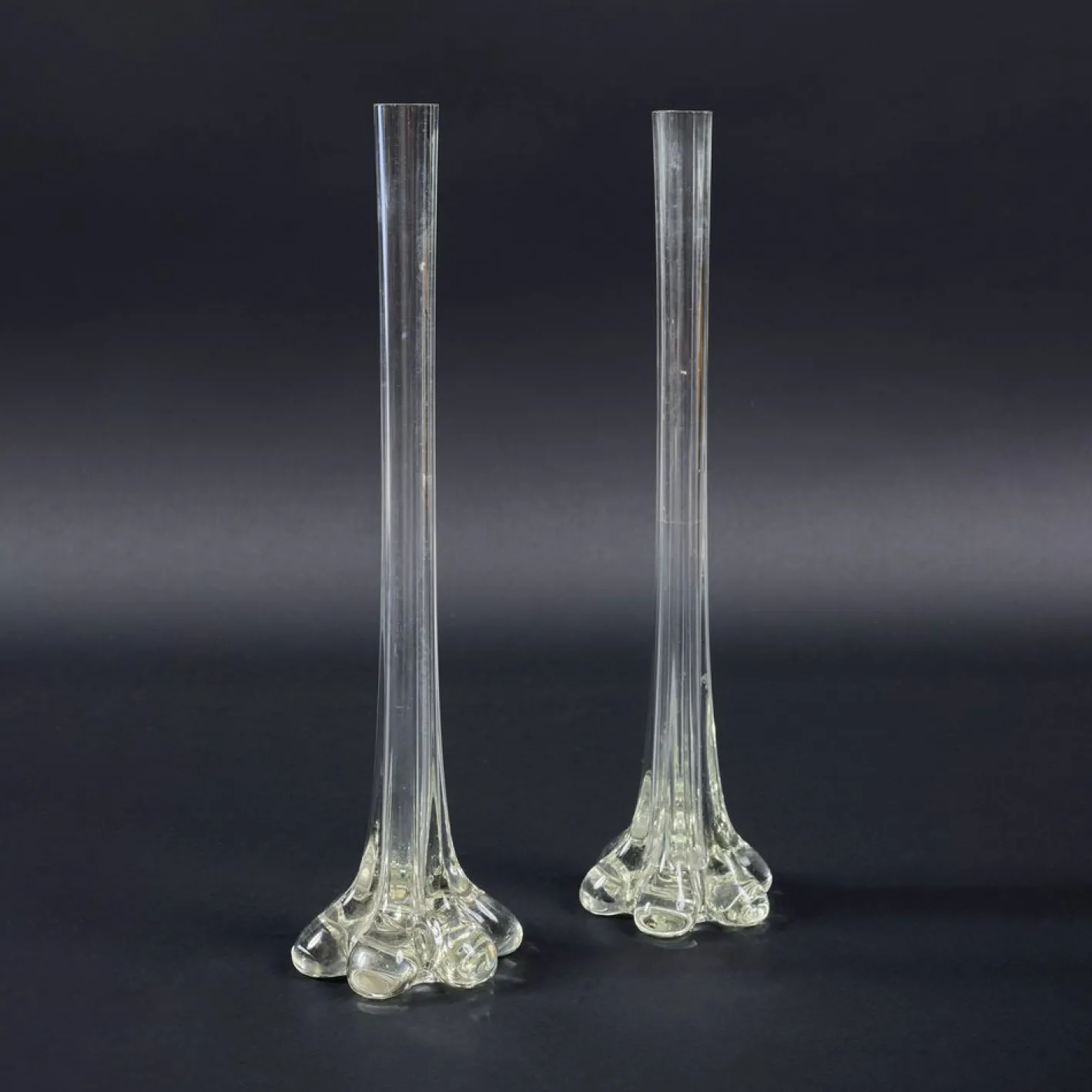 Französische Gladiolen Geriffelte Jugendstil Glasvasen, 1890er, 2er Set