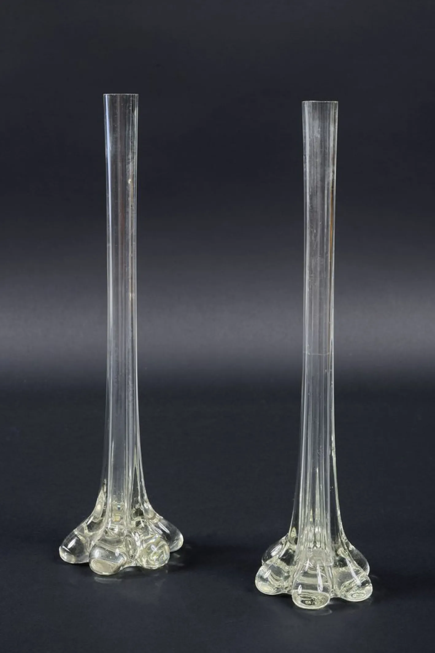 Französische Gladiolen Geriffelte Jugendstil Glasvasen, 1890er, 2er Set