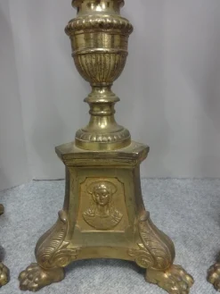 Französische Kirchenkerzenhalter aus Messing, 1880er, 4 . Set
