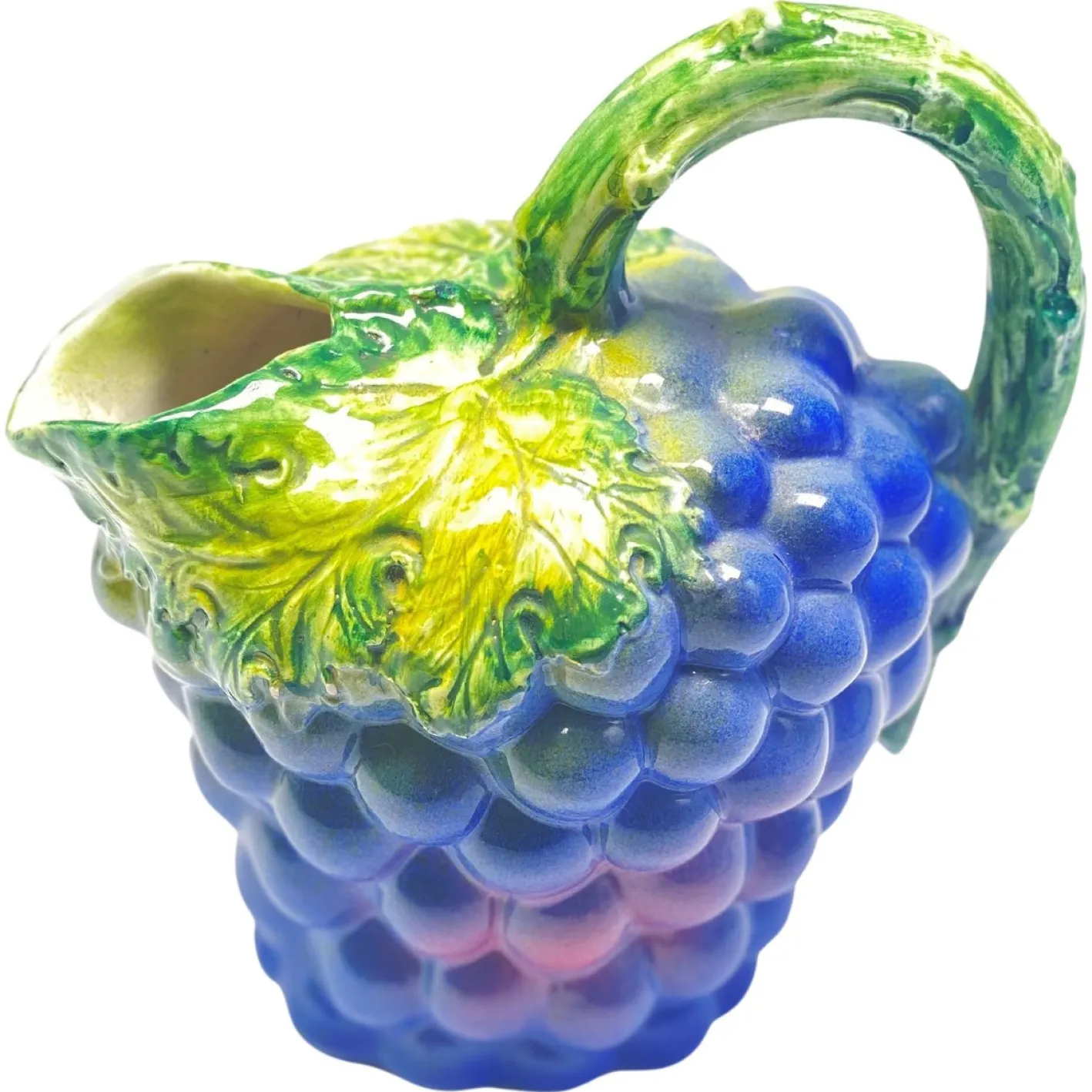 Französische Majolica Barbotine Trauben Krüge in Lila und Grün