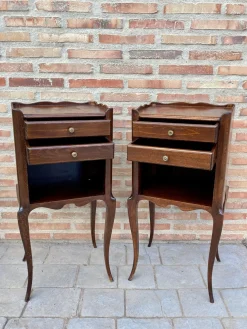 Französische Nachttische aus Eiche mit 2 Schubladen, 1890er, 2er Set