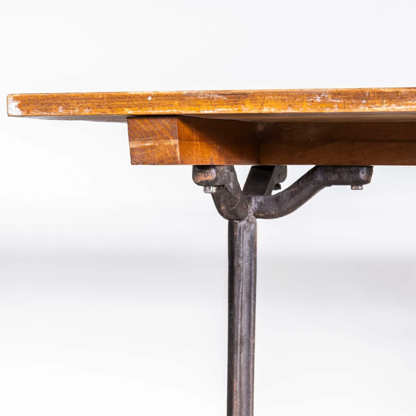 Französischer Esstisch mit Gestell aus Gusseisen, 1930er