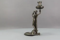 Französischer Jugendstil Kerzenständer aus Zinn mit Lady Skulptur, 1920er