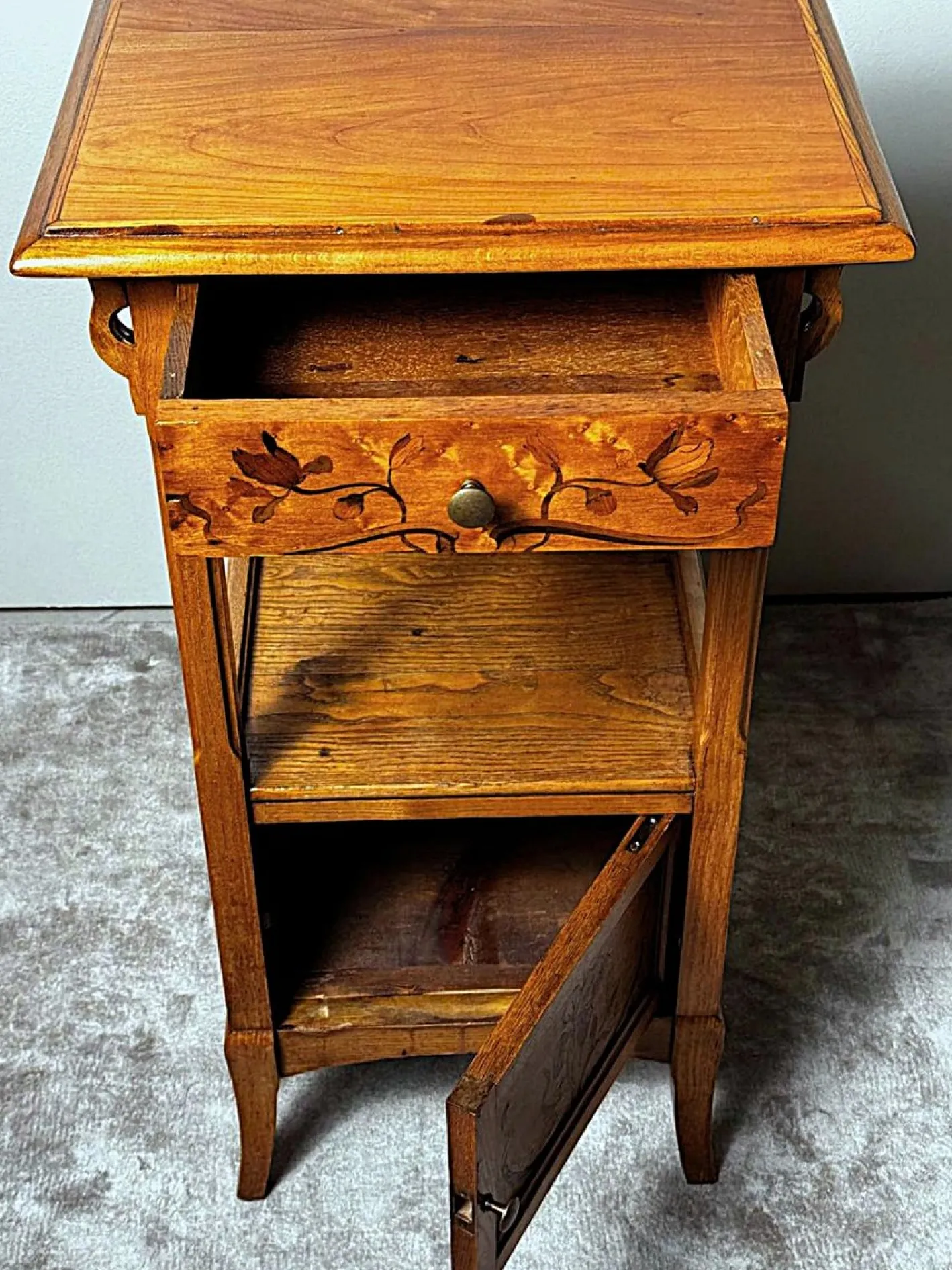 Französischer Jugendstil Nachttisch von Gallé Émile