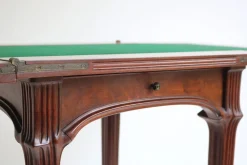 Französischer Jugendstil Spieltisch in Kastanienholz von Emile Gallé, 1905