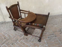 Französischer Kinderstuhl aus Nussholz, Ende 1800