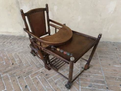 Französischer Kinderstuhl aus Nussholz, Ende 1800