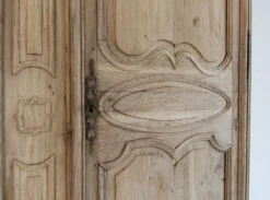 Französischer Kleiderschrank aus gebleichter Eiche, 19. Jh