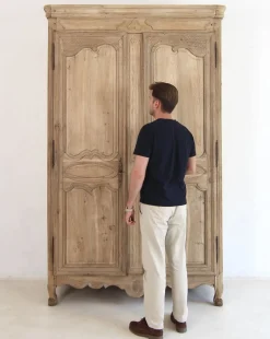 Französischer Kleiderschrank aus gebleichter Eiche, 19. Jh
