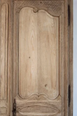 Französischer Kleiderschrank aus gebleichter Eiche, 19. Jh