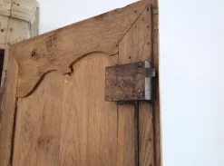 Französischer Kleiderschrank aus gebleichter Eiche, 19. Jh